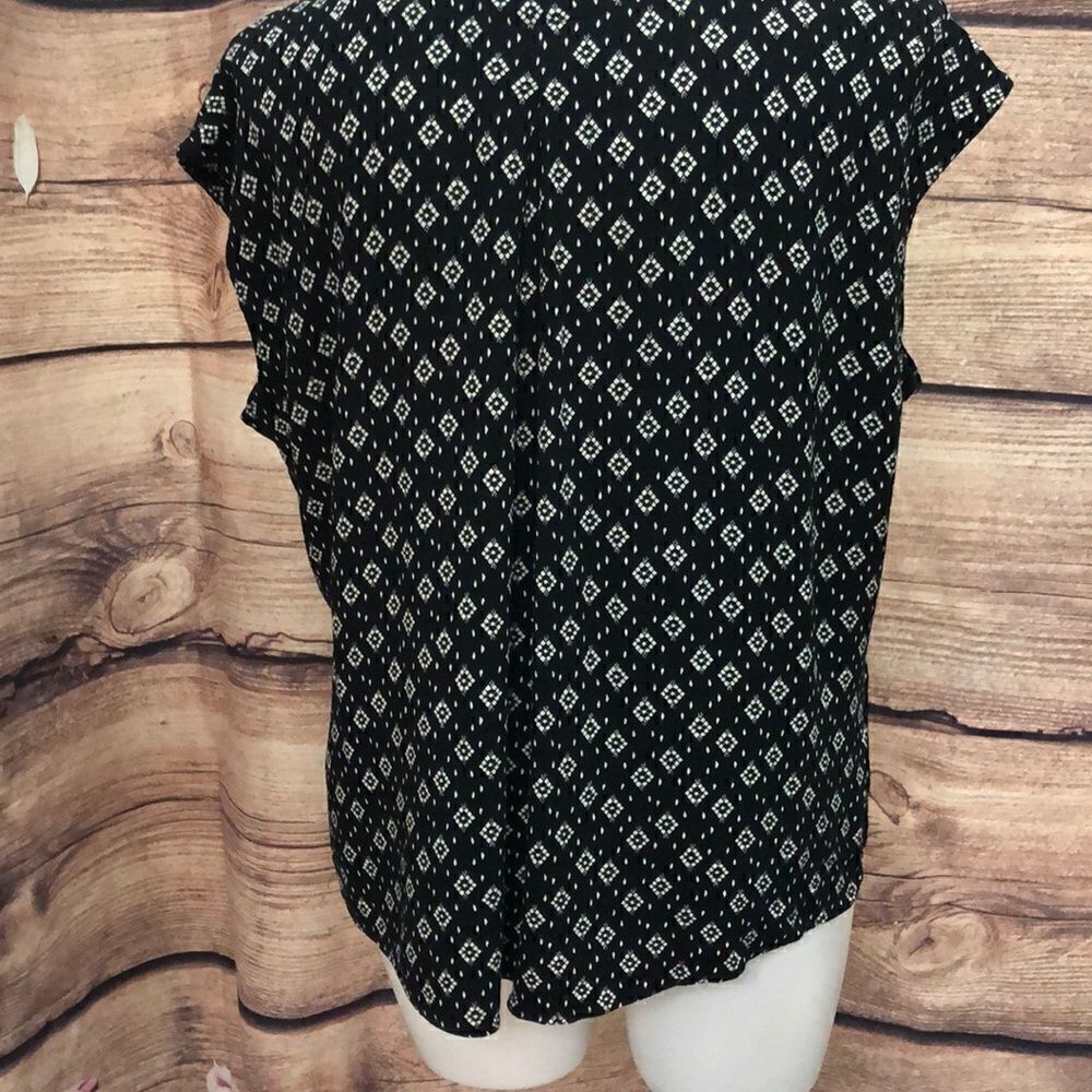 Universal Threads black print hi lo top - Picture 5 of 6